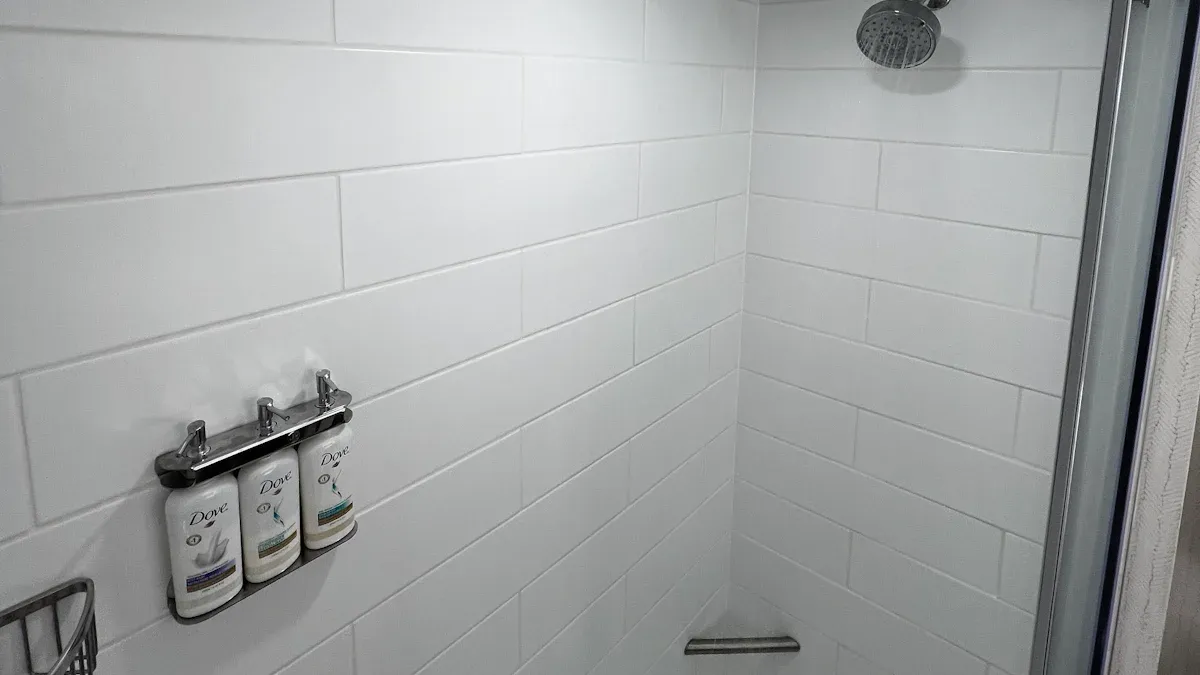 Kung saan ang hindi tinatagusan ng tubig na linear na ilaw na karaniwang naka -install